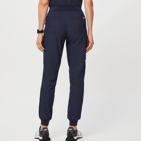 NWT FIGS High Waisted Zamora FREEx Jogger Scrub Pants in BLACK - Picture 3 of 9